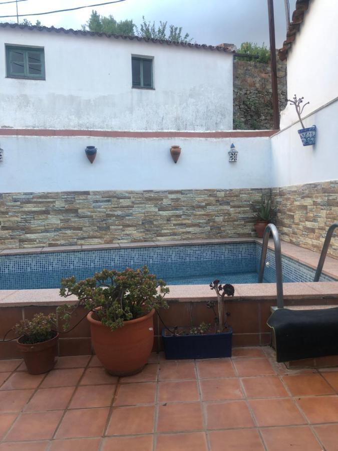 Acogedora Casa De Pueblo Con Piscina Villa Fuenteheridos Bagian luar foto
